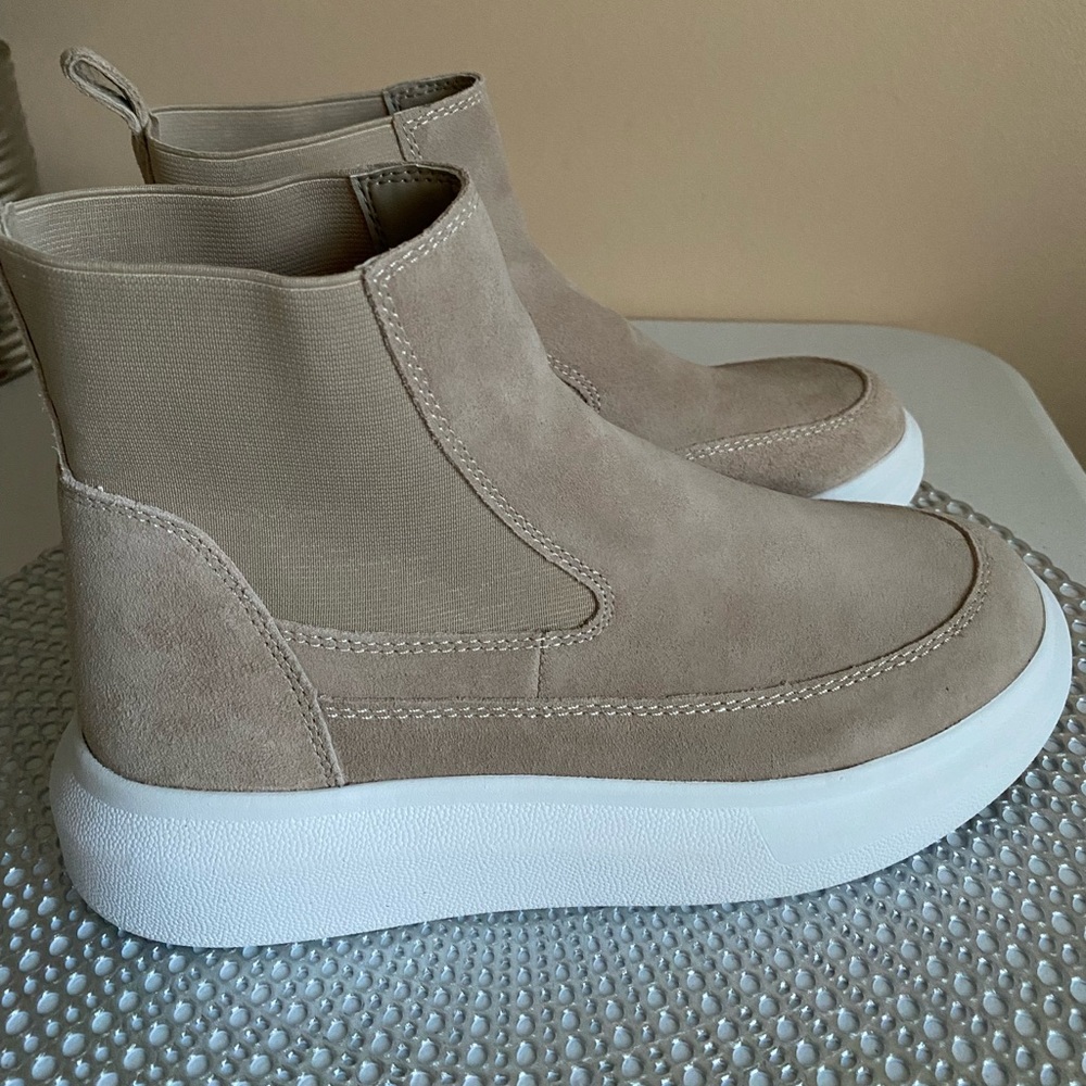 Nurture Atna Suede High Top Platform Sneaker Booties Beige Size 8 NEW